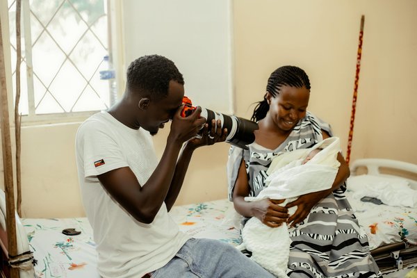 Photographe naissance : immortalisez les premiers sourires chez vous